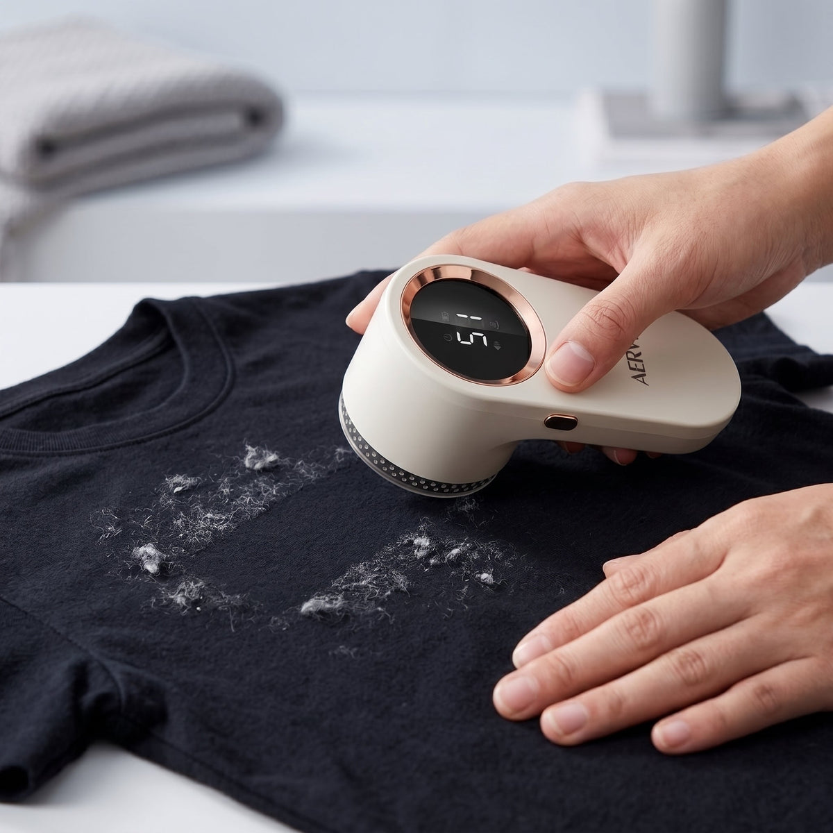 Electric Fabric Shaver 2