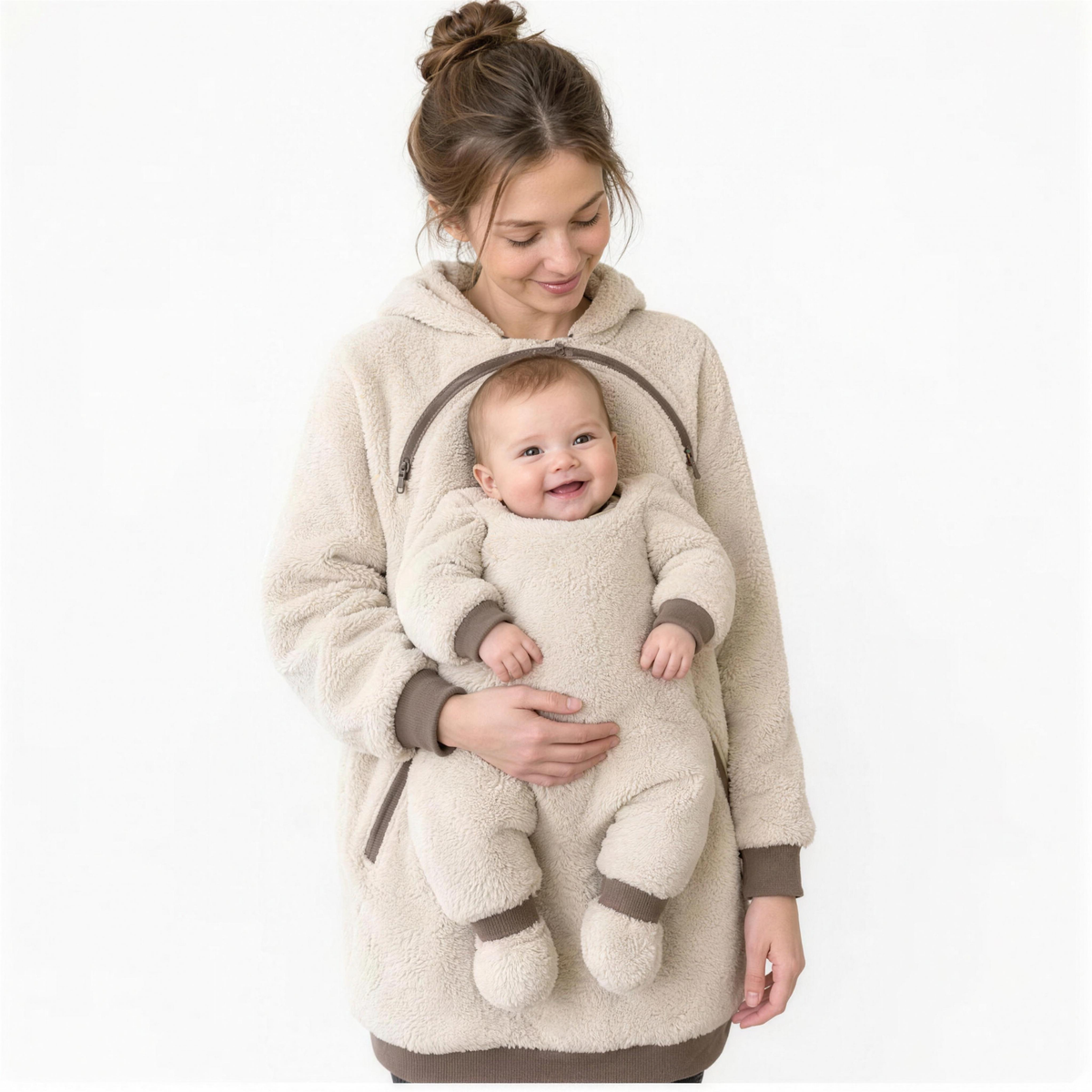 LazyNest™ Baby Pouch Hoodie – hands-free sherpa hoodie with baby pouch